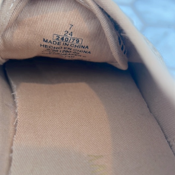 ❌CLEARANCE Old Navy Animal Print Low Top Lace Up Sneakers Shoes Women’s Size 7 - Picture 10 of 10